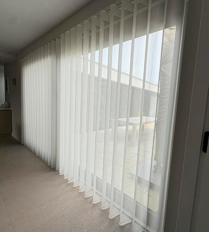 Inbetween gordijn gebroken wit wave 415 cm breed kamerhoog, Huis en Inrichting, Stoffering | Gordijnen en Lamellen, Zo goed als nieuw