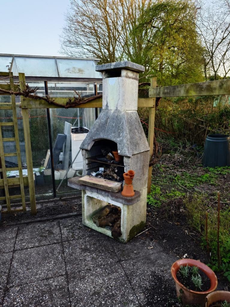 Betonnen buitenhaard / BBQ, Ophalen, Gebruikt