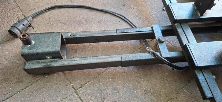 30cm Uitschuifbare fietsendrager voor op bus of bagagebox, Auto diversen, Fietsendragers, Gebruikt, Trekhaakdrager, 2 fietsen