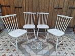 4 Vintage spijlen stoelen, Ophalen, Zo goed als nieuw, Wit, Eén