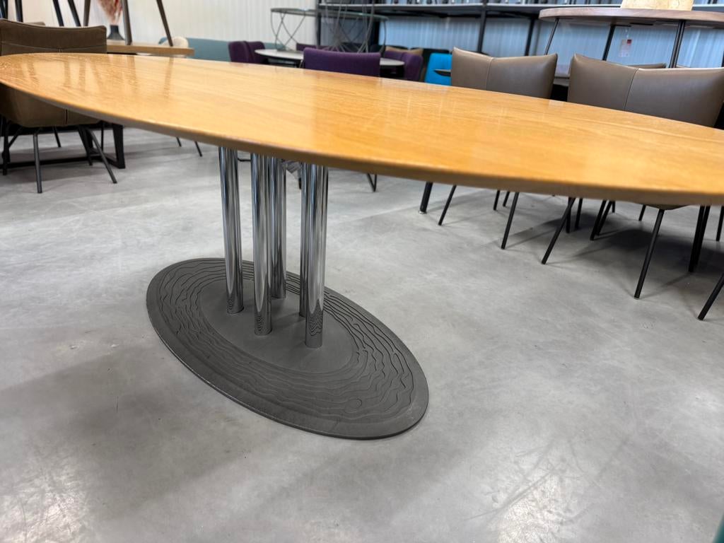 Leolux Thebe Eettafel Eiken hout Design Eetkamertafel, Huis en Inrichting, Tafels | Eettafels, Leolux, 100 tot 150 cm, Ophalen of Verzenden
