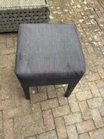 IKEA NILS Kruk – Donkergrijs gestoffeerd, Ophalen, Minder dan 50 cm, Gebruikt, Rechthoekig