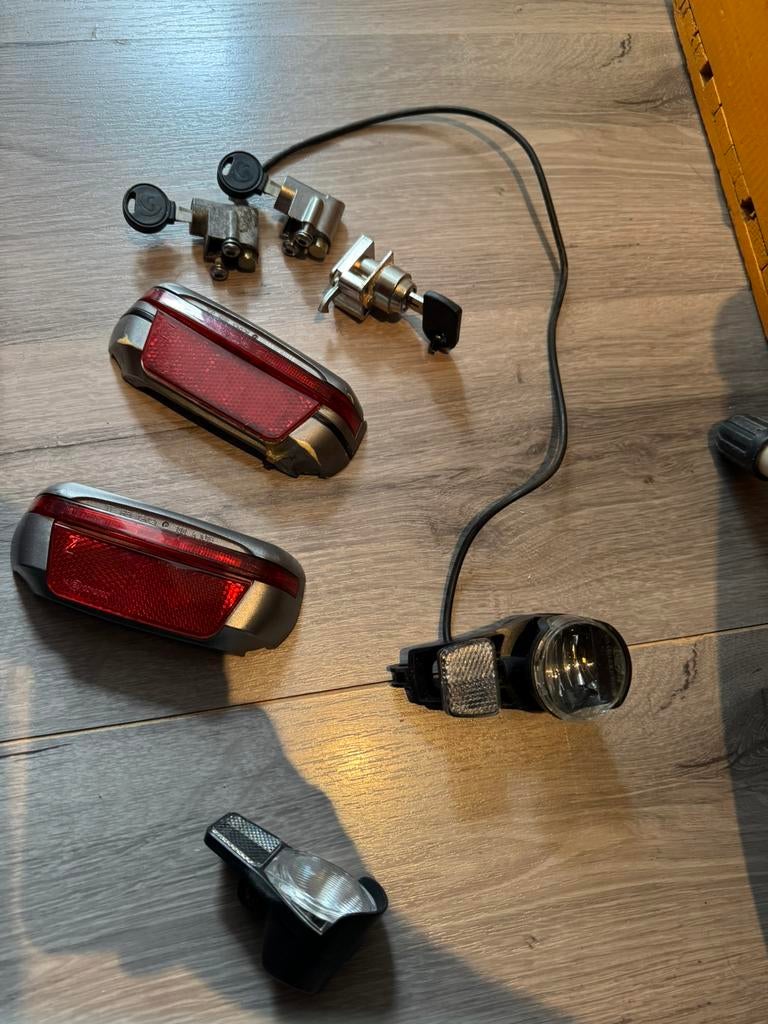 Sparta /Batavus onderdelen accu slotje (F8e, C3, C4, F5e...), Ophalen of Verzenden