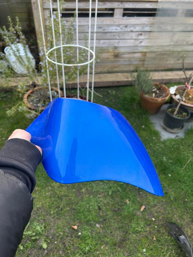 Voorspatbord blauw piaggio zip, Caravans en Kamperen, Windschermen, Ophalen of Verzenden, Zo goed als nieuw