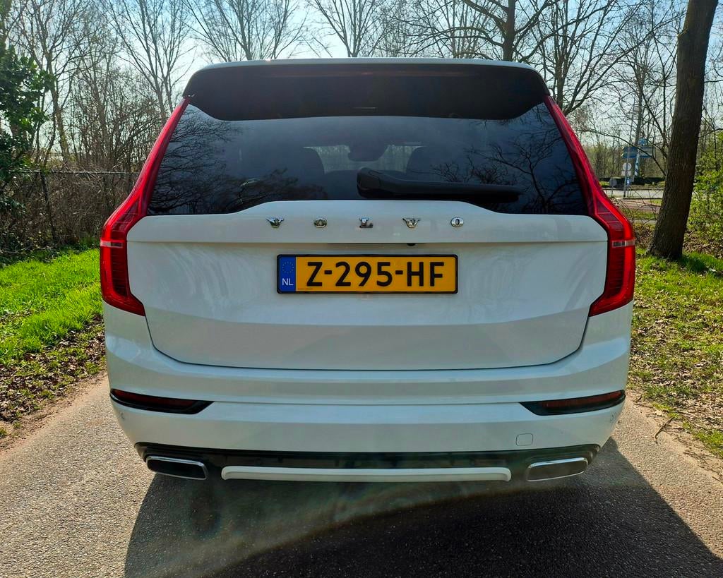 Volvo XC90 2.0 T8 Recharge AWD R-Design . 22 inch . Camera, 4 cilinders, 1969 cc, 7 stoelen, Wit