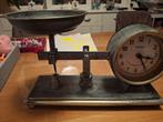 Leuke weegschaal klok, Ophalen of Verzenden, Gebruikt, Analoog, Wekker of Tafelklok
