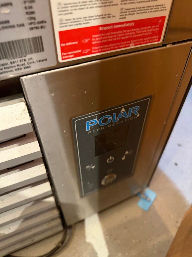 Polar Refrigeration gekoelde vitrine, Ophalen, Gebruikt, Koelen en Vriezen