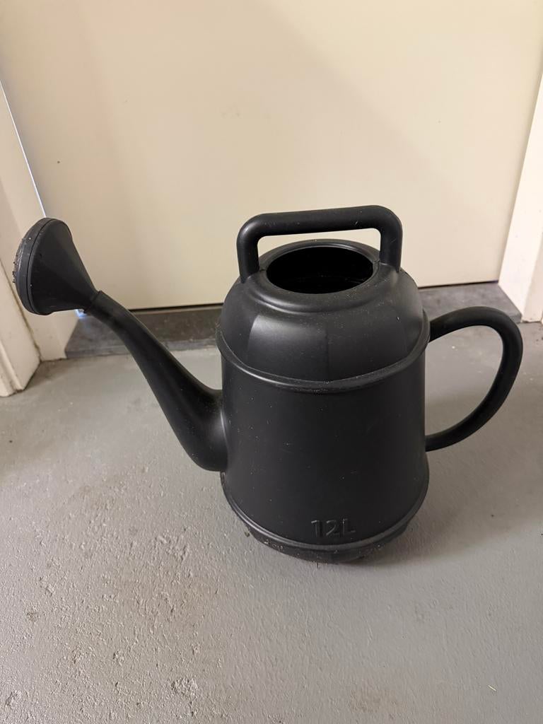 Zwarte gieter 12L, Ophalen, Zo goed als nieuw, Kunststof