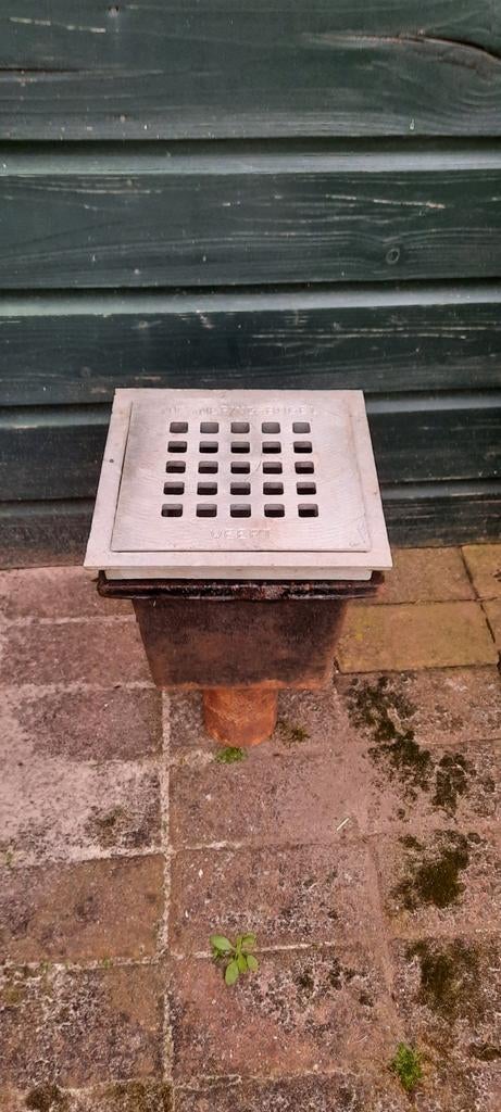 Tekoop afvoer putje, Ophalen, Afvoer, Zo goed als nieuw, Minder dan 2 meter