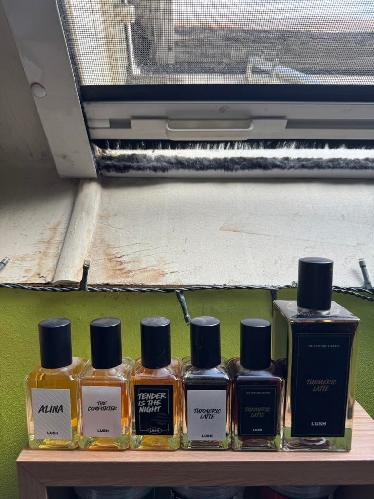 LUSH parfums, Sieraden, Tassen en Uiterlijk, Uiterlijk | Parfum, Ophalen of Verzenden, Zo goed als nieuw