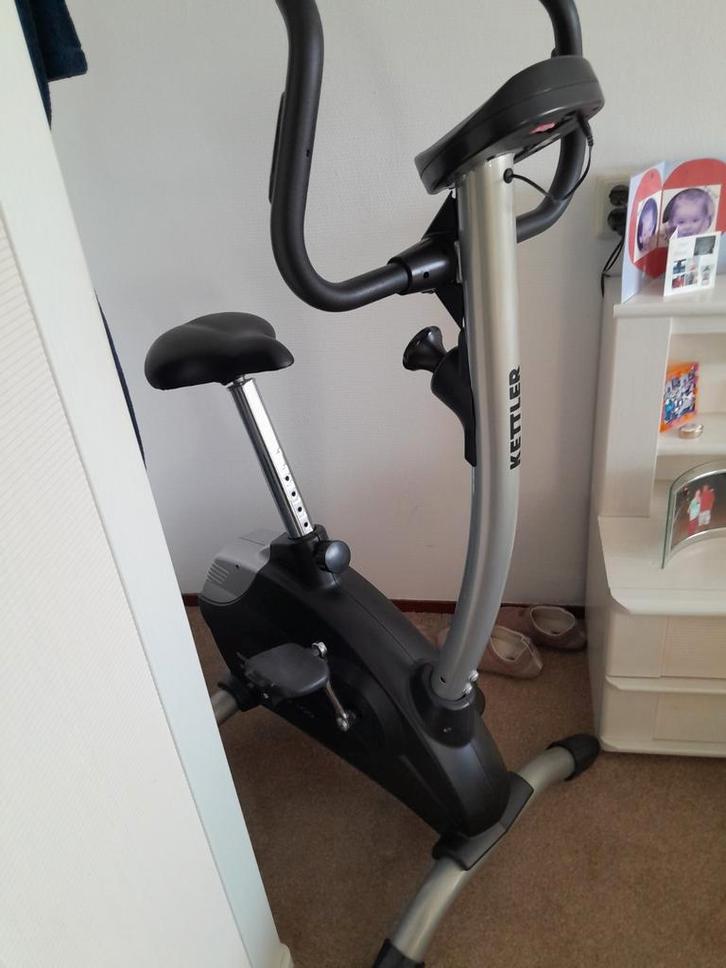 Kettler Hometrainer - Zo goed als nieuw, Sport en Fitness, Fitnessapparatuur, Zo goed als nieuw, Hometrainer, Benen, Metaal, Ophalen of Verzenden