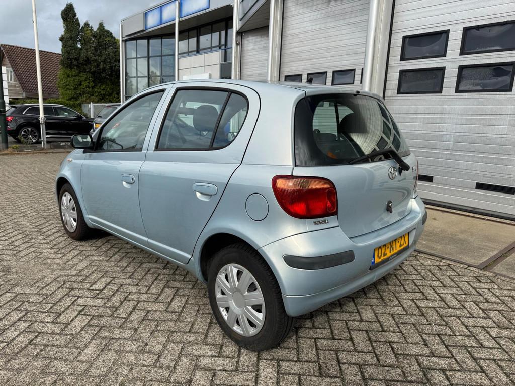 Toyota Yaris 1.0 VVT-i Idols Airco, 2e eigenaar, Nap KM, Auto's, 31 €/maand, 4 cilinders, Origineel Nederlands, Bedrijf