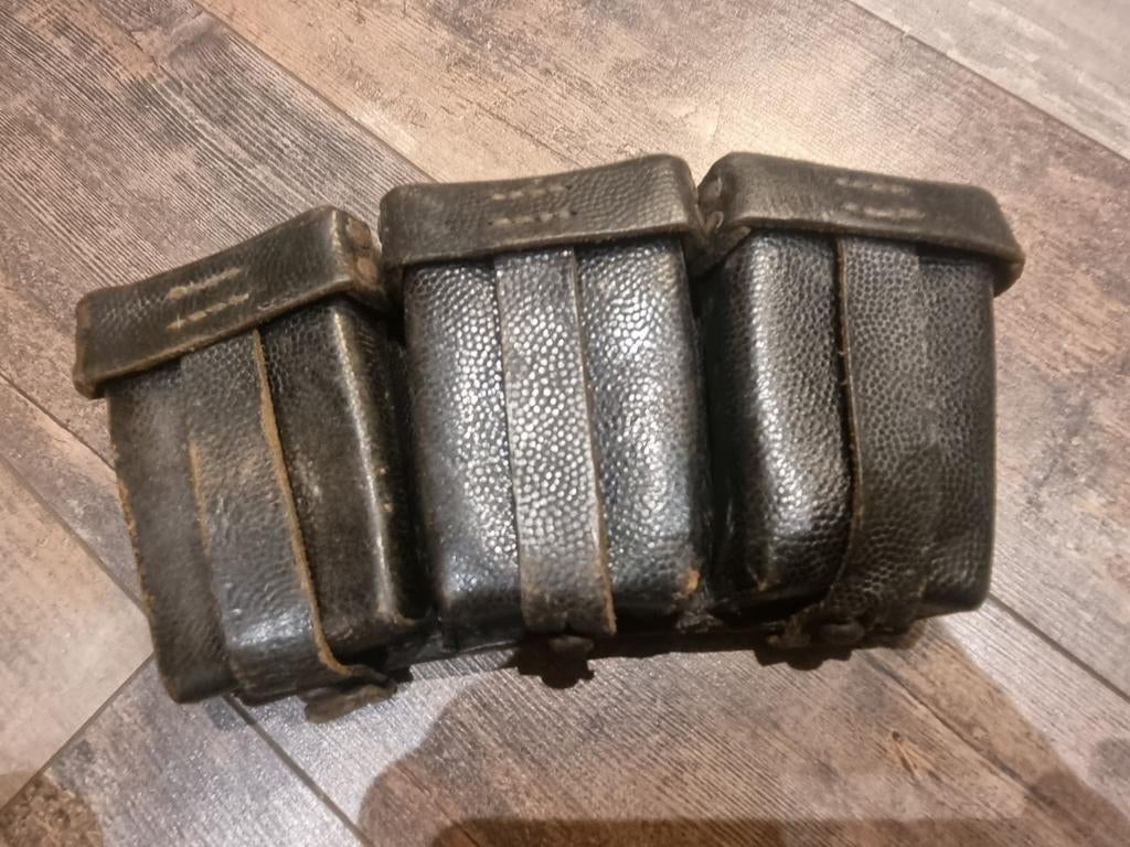 Duits WOII patronentasje K98 clips (2) wehrmacht, Ophalen of Verzenden