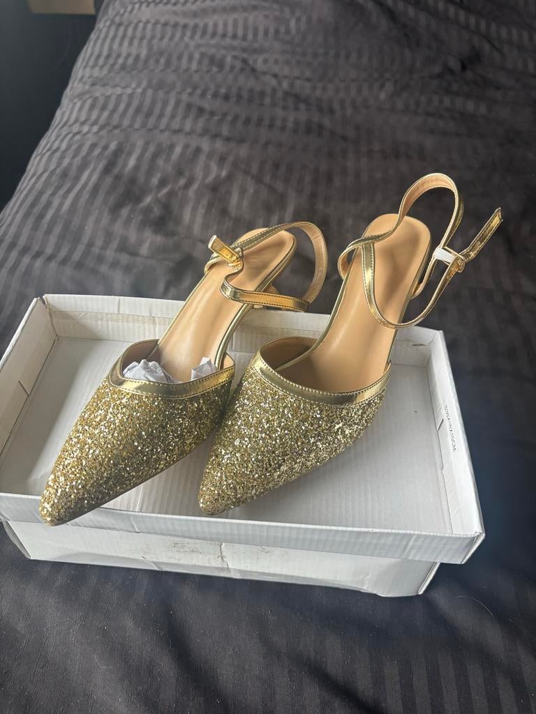 Nieuwe gouden glitter pumps - Maat 42 (valt als 40), Kleding | Dames, Schoenen, Ophalen of Verzenden, Nieuw, Overige kleuren, Pumps
