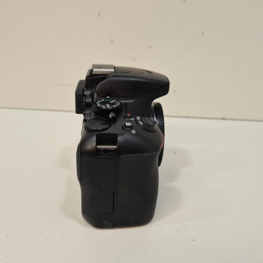 Nikon D3500 Body in Zeer Nette Staat - Shutter Count: 1550, Audio, Tv en Foto, Fotocamera's Digitaal, Nikon, Zo goed als nieuw