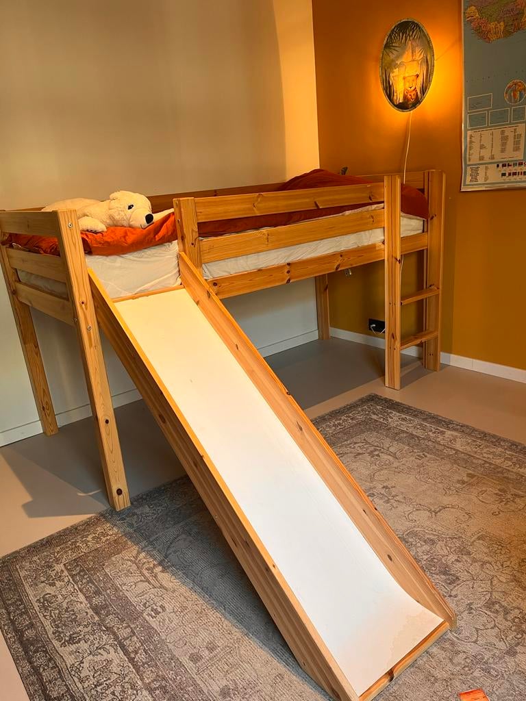 Halfhoogslaper met glijbaan - massief grenen, Kinderen en Baby's, Ophalen, Gebruikt, Halfhoogslaper