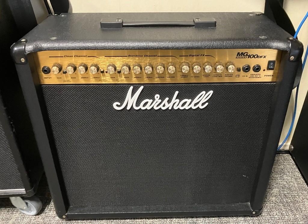 Marshall MG100-DFX, 100 Watt gitaarversterker, Muziek en Instrumenten, Versterkers | Bas en Gitaar, Ophalen, Zo goed als nieuw