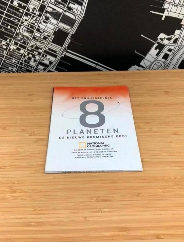 National Geographic 2006 Het Zonnestelsel: 8 Planeten, Ophalen of Verzenden, A1 t/m A3, Dier of Natuur, Rechthoekig Staand