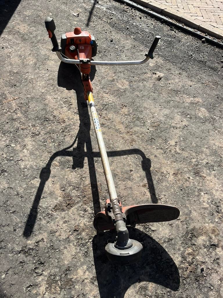 Husqvarna bosmaaier 345R, Ophalen, Zo goed als nieuw, 10 tot 30 cm, Benzine