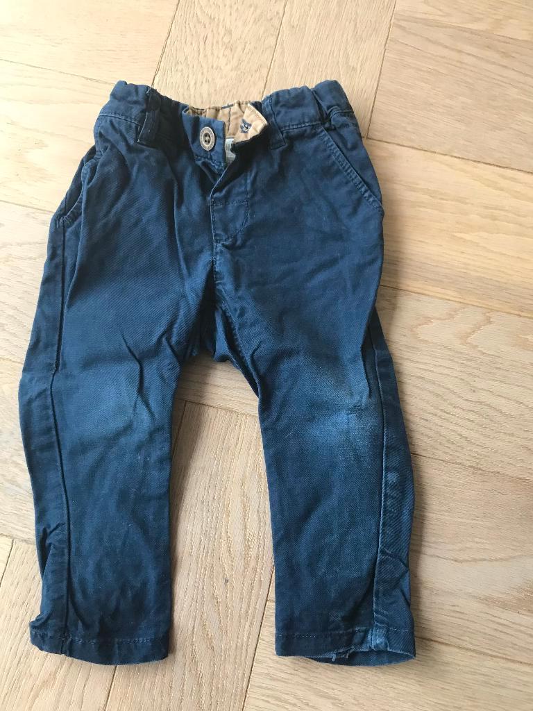 Leuk donkerblauw speelbroekje H&M mt 74 verstelbare taille, Kinderen en Baby's, Babykleding | Maat 74, Gebruikt, Broekje, H&M