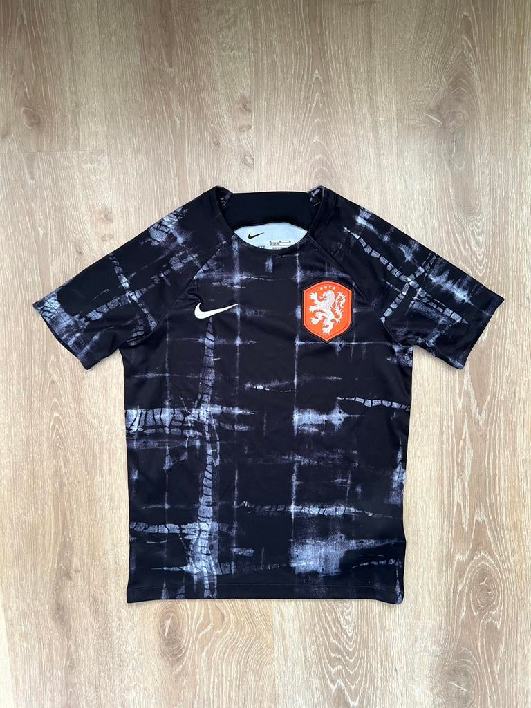 Nederlands elftal pre match shirt Nike 22/23 Maat 137-147, Kinderen en Baby's, Jongen of Meisje, Ophalen of Verzenden, Zo goed als nieuw