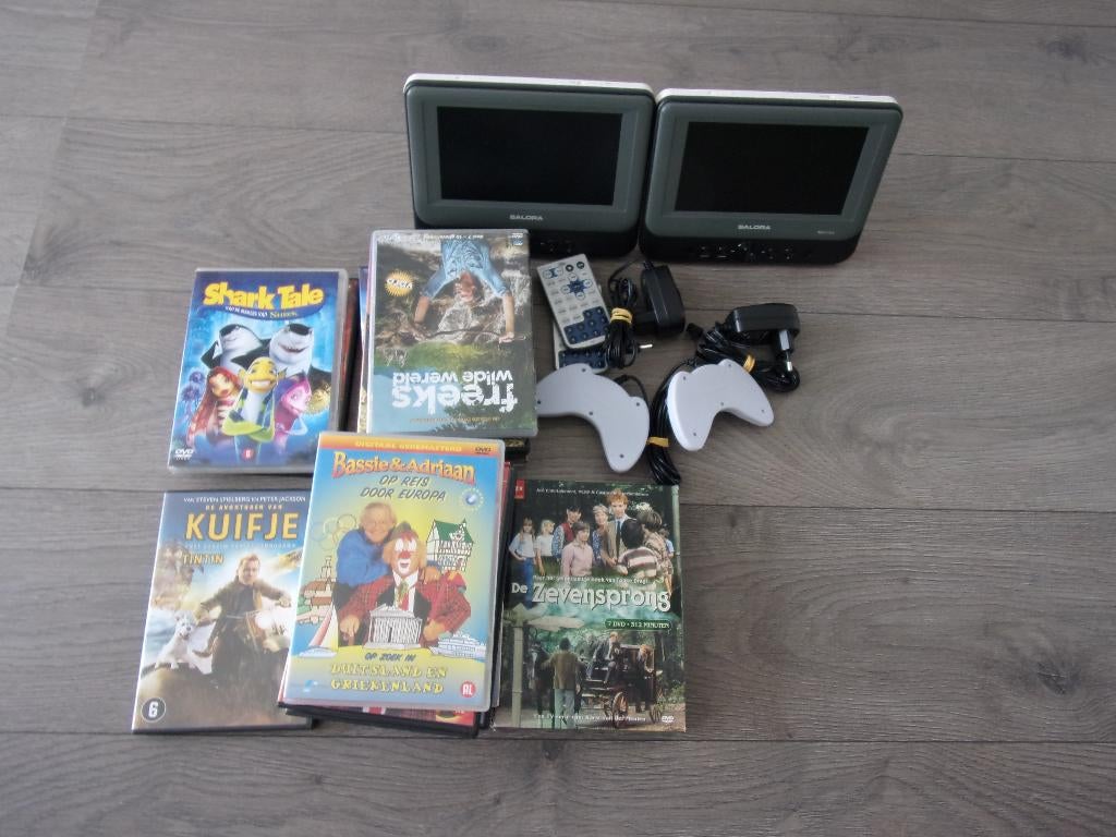 DvD Salora 2 beeldschermen +14 film, Ophalen, Zo goed als nieuw, Dvd-speler, Overige merken