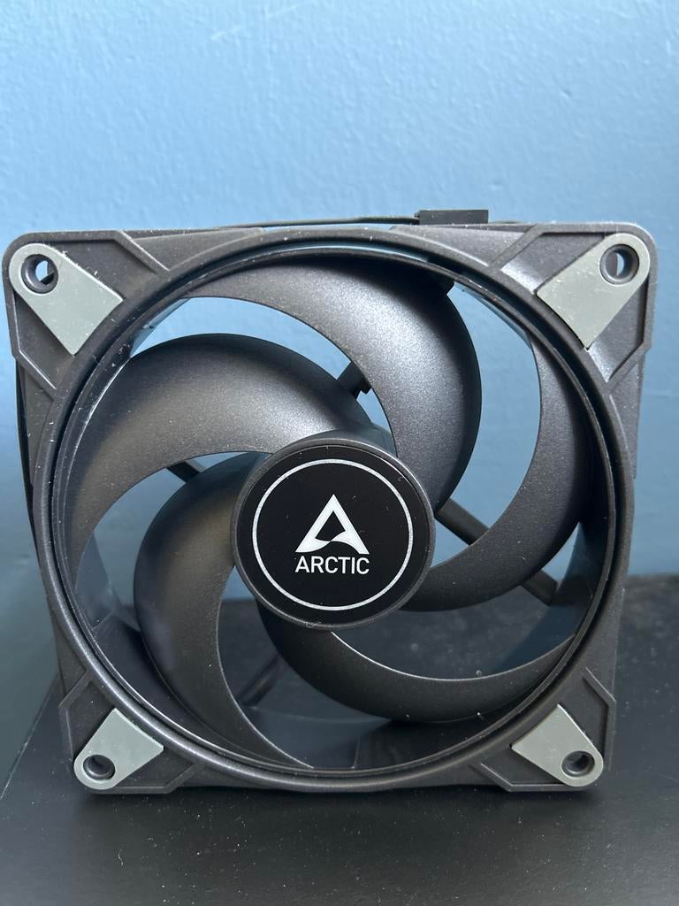 4x Arctic p12 max ventilator, Ophalen of Verzenden, Zo goed als nieuw, Luchtkoeling