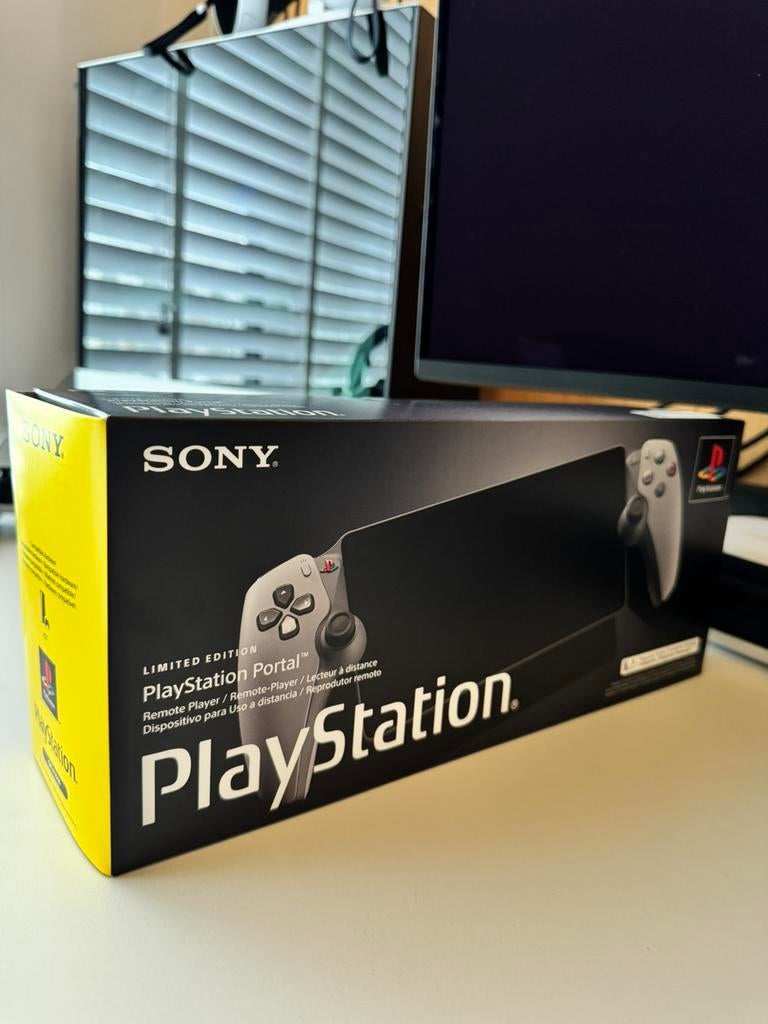 ZGAN Playstation Portal - Limited Edition - 30th anniversary, Ophalen of Verzenden, Zo goed als nieuw, Controller, PlayStation 1