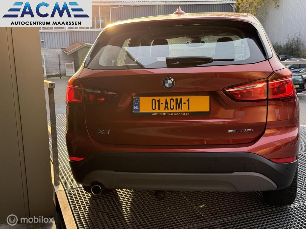 BMW X1 sDrive18i Executive, Auto's, BMW, Gebruikt, Overige kleuren, Met garantie (alle), Lichtsensor