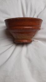 Bodemvondst  , antieke keramieke( papkom?), Verzenden