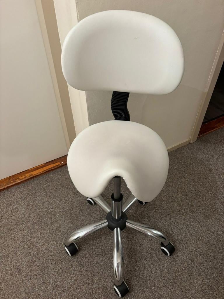 Zadelstoel, Huis en Inrichting, Ophalen, Zo goed als nieuw, Zwart