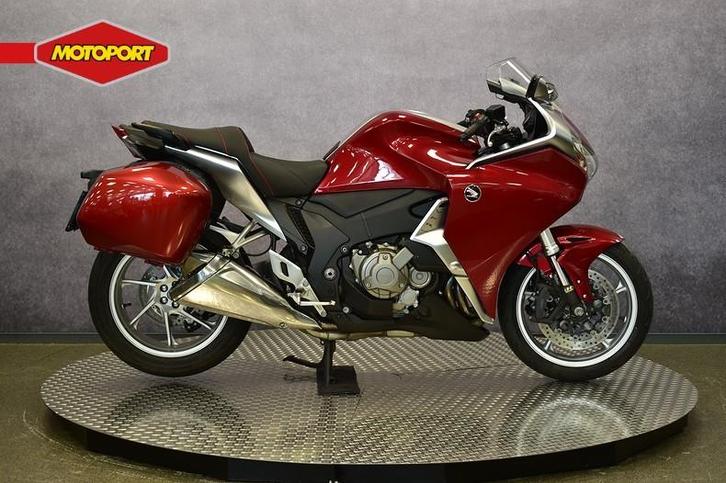 Honda VFR 1200 F DCT (bj 2011), Motoren, Motoren | Honda, Bedrijf, Toermotor