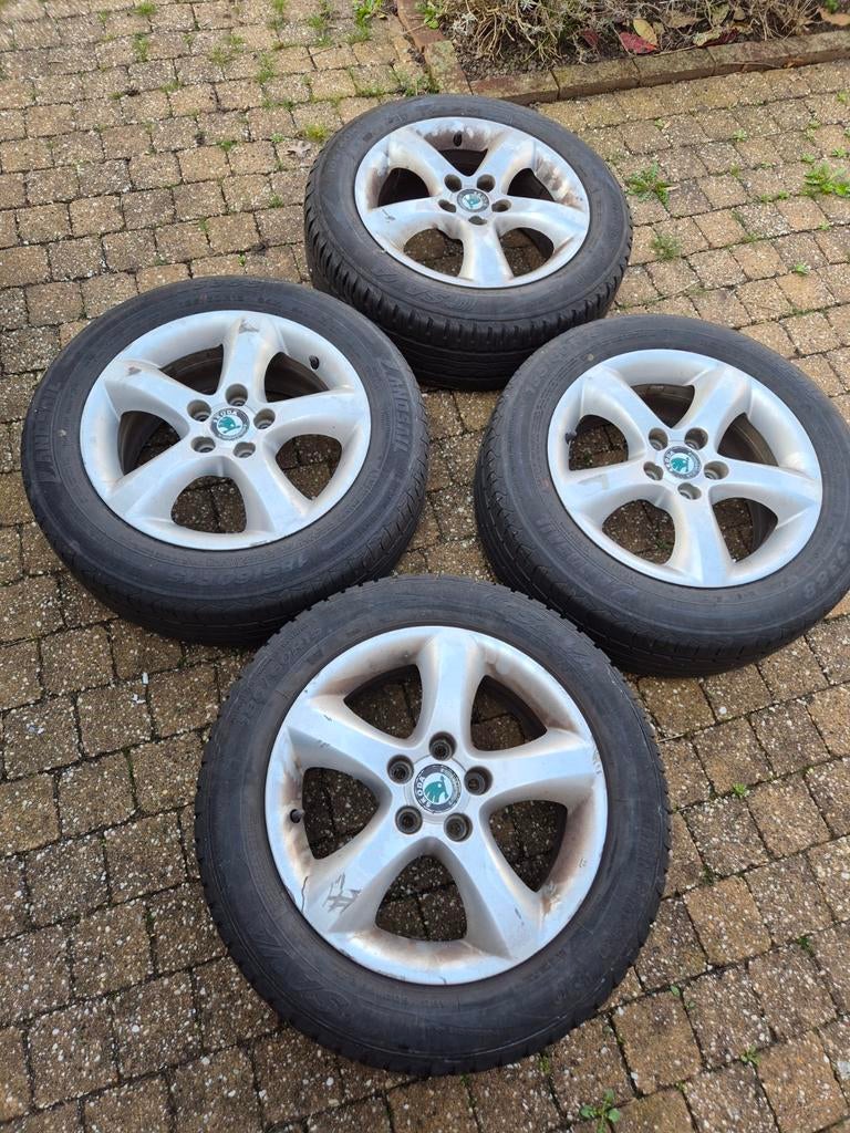 Banden met aluminium velgen voor Skoda Fabia, Auto-onderdelen, Banden en Velgen, Ophalen, Gebruikt, 15 inch, Banden en Velgen