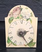 Leuk Brocante klokje, keukenklokje met roze en witte rozen., Ophalen of Verzenden