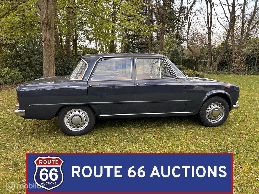 Alfa Romeo Giulia Super 1600 | 1972 | Route 66 Auctions, Auto's, Oldtimers, Overige carrosserieën, Zwart, Bedrijf, Handgeschakeld