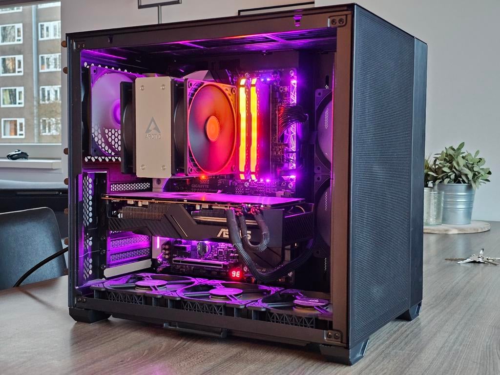 Compacte maar krachtige game/ werk-pc met RX 5700 XT, Ryzen, Ophalen, Virtual Reality, AMD Ryzen 5, Zo goed als nieuw