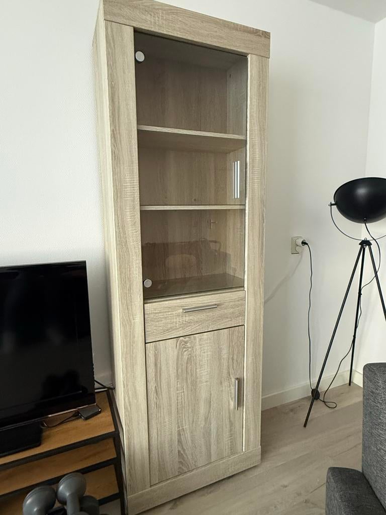 Kast in zeer nette staat, gratis af te halen, Huis en Inrichting, Kasten | Overige, Ophalen of Verzenden, Zo goed als nieuw