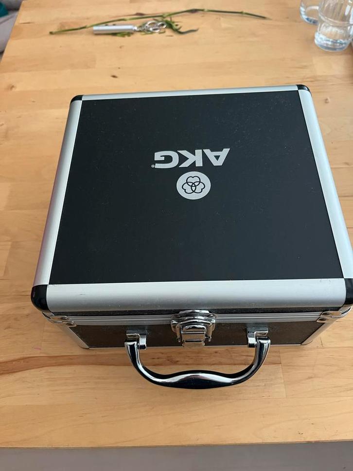 AKG P220 Studiomicrofoon met koffer, Muziek en Instrumenten, Microfoons, Zo goed als nieuw, Studiomicrofoon, Ophalen of Verzenden