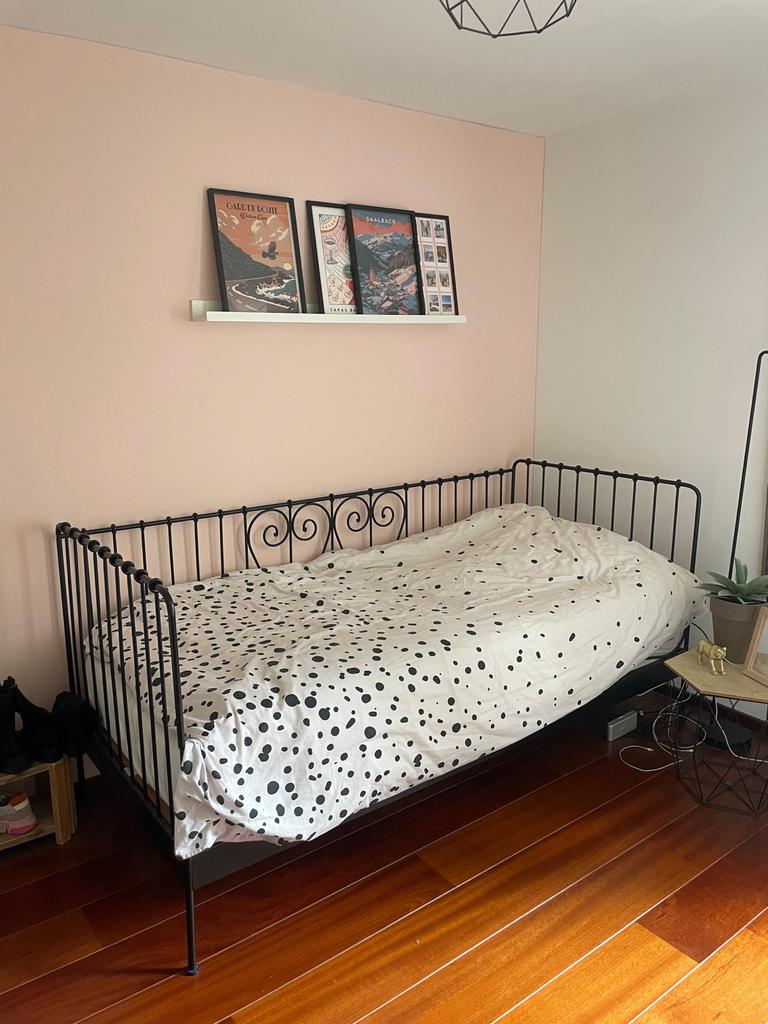 Eenpersoonsbed van zwart metaal met elektrische lattenbodem, Ophalen, 90 cm, Eenpersoons, Zwart