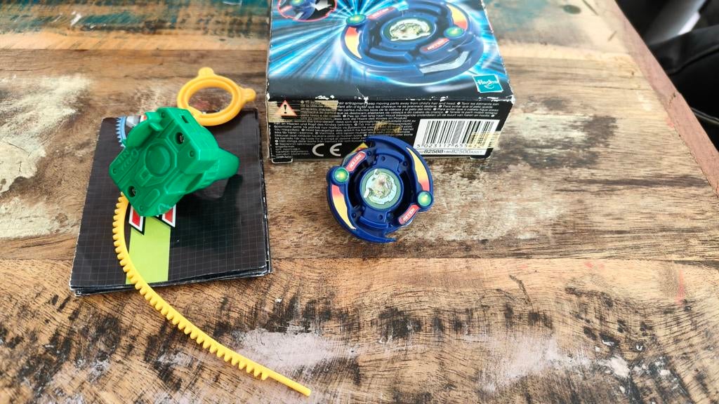 Beyblade 2003 met doosje, Ophalen of Verzenden, Jongen of Meisje