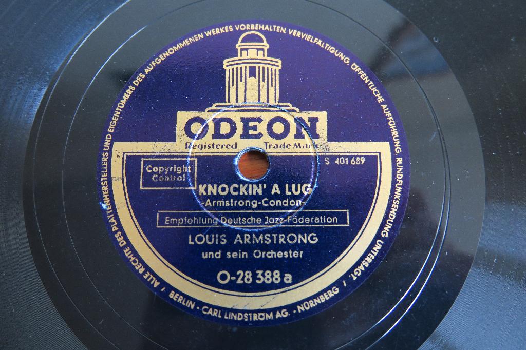 Louis Armstrong Knockin' a jug 78 toeren 78rpm grammofoon, Gebruikt, 10 inch, Ophalen of Verzenden, Voor 1940
