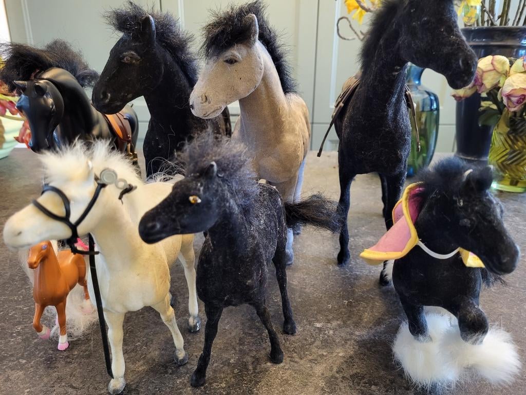 Speelgoed paardjes flok, Ophalen of Verzenden, Beeldje of Figuurtje