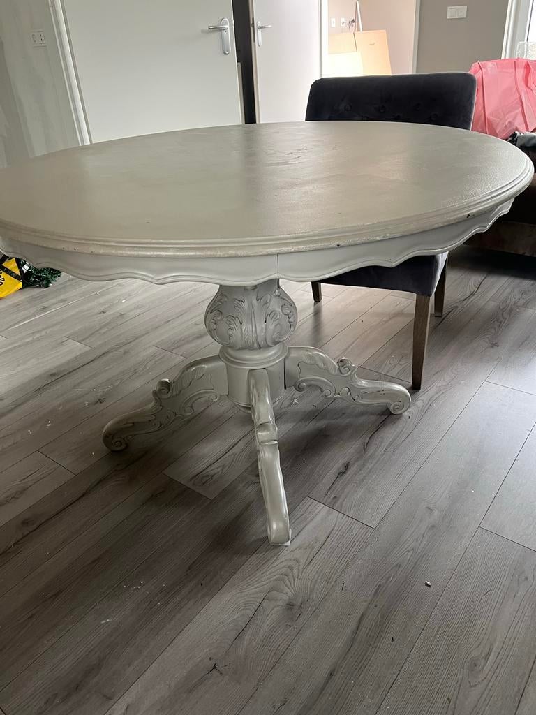 Houten landelijke tafel met sierlijke bolpoot, Ophalen, Gebruikt, 100 tot 150 cm, Rond