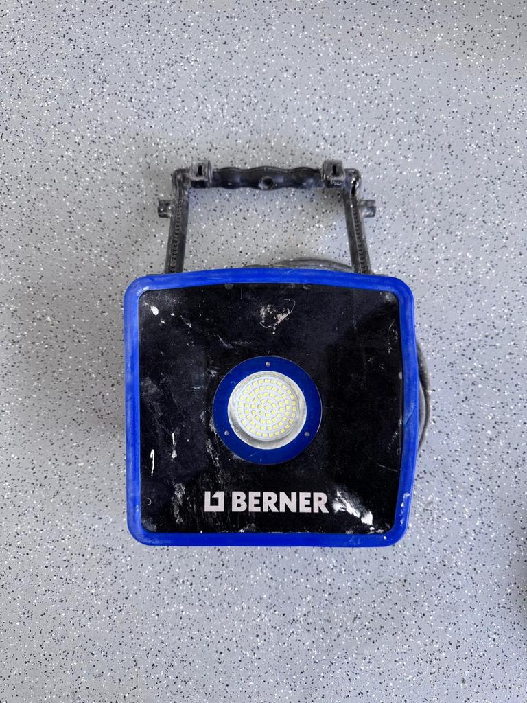 Berner LED Bouwlamp 32W - Robuust en Krachtig, Ophalen of Verzenden, Gebruikt, Minder dan 50 watt, Lamp met armatuur