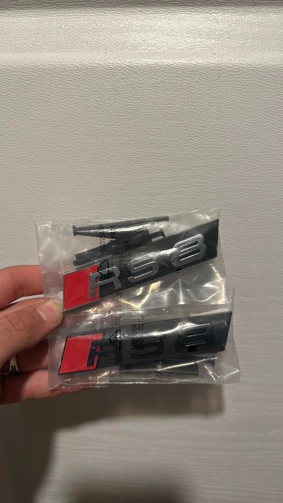 Audi RS8 Grill Embleem Badge -Nieuw - OEM Look - Compleet, Ophalen of Verzenden, Zo goed als nieuw