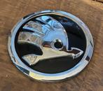 SKODA  embleem (origineel) +- 9cm, Ophalen of Verzenden, Auto's