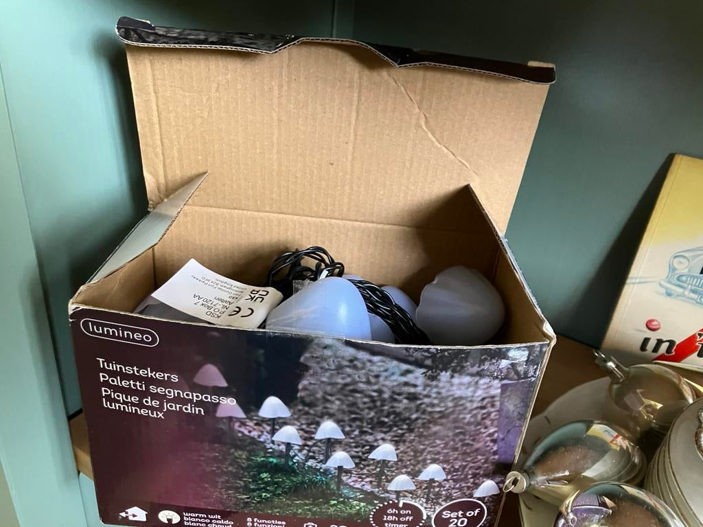 Lampjes langs het tuinpad., Ophalen of Verzenden