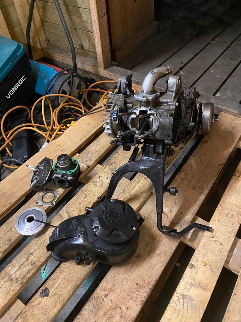 Minarelli carters/blok kort, Fietsen en Brommers, Brommeronderdelen | Scooters, Zo goed als nieuw, Piaggio, Blok, Ophalen of Verzenden