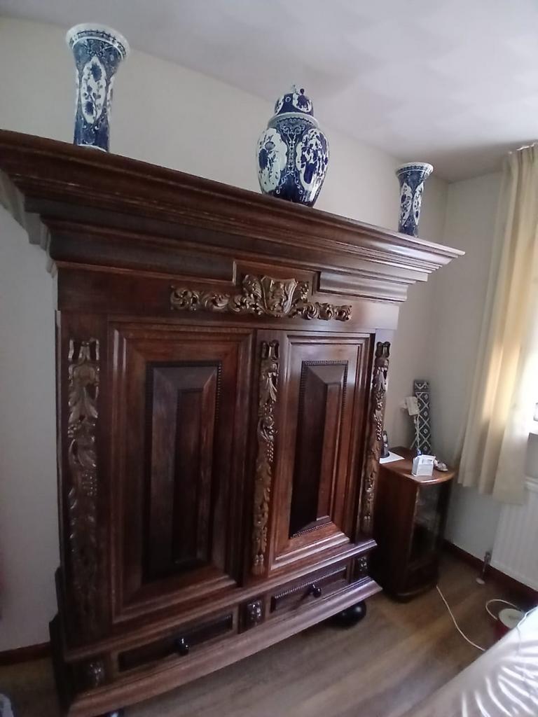 Antieke rankenkasten, Ophalen