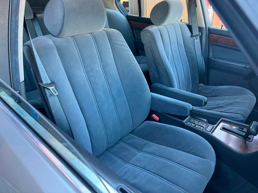 BMW 7-serie 750i V12 E32 Velours 18inch M Parallel Nette sta, Auto's, Automaat, Achterwielaandrijving, 12 cilinders, Bedrijf